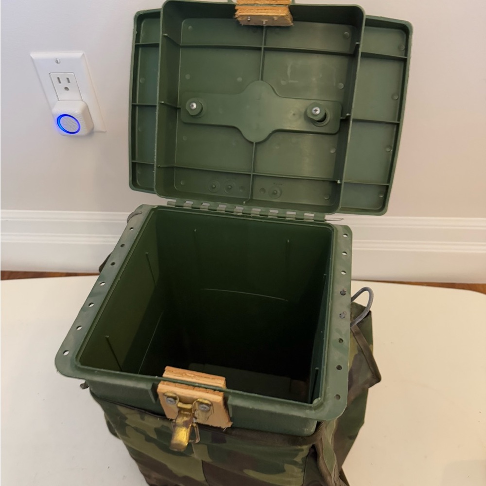 Vintage Woodstream Hunter Seat 9080 Tackle Ammo Storage box and Chair - Picture 9 of 11